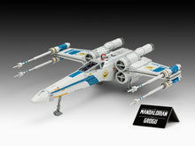 Load image into Gallery viewer, Star Wars: The Mandalorian and Grogu New Republic X-Wing Fighter 1:57