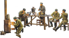 Load image into Gallery viewer, Dinner At The Front 1:35scale