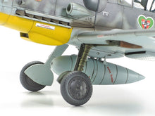 Load image into Gallery viewer, Messerschmitt Bf109 G-6 1:72 scale