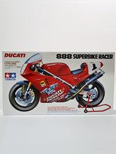 Load image into Gallery viewer, Ducati 888 Superbike Racer
