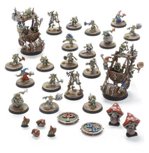 Load image into Gallery viewer, BLOOD BOWL: Snotling Blood Bowl Team – Crud Creek Nosepickers