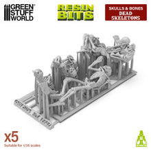 Load image into Gallery viewer, Resin Bits - Skulls and Bones, Dead Skeletons 1:35 scale