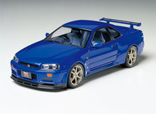 Load image into Gallery viewer, Nissan Skyline GT-R V-Spec
