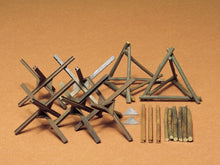 Load image into Gallery viewer, Barricade Set 1:35 scale
