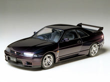 Load image into Gallery viewer, Nissan Skyline GT-R V-Spec 1:24
