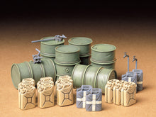 Load image into Gallery viewer, German Fuel Drum Set 1:35
